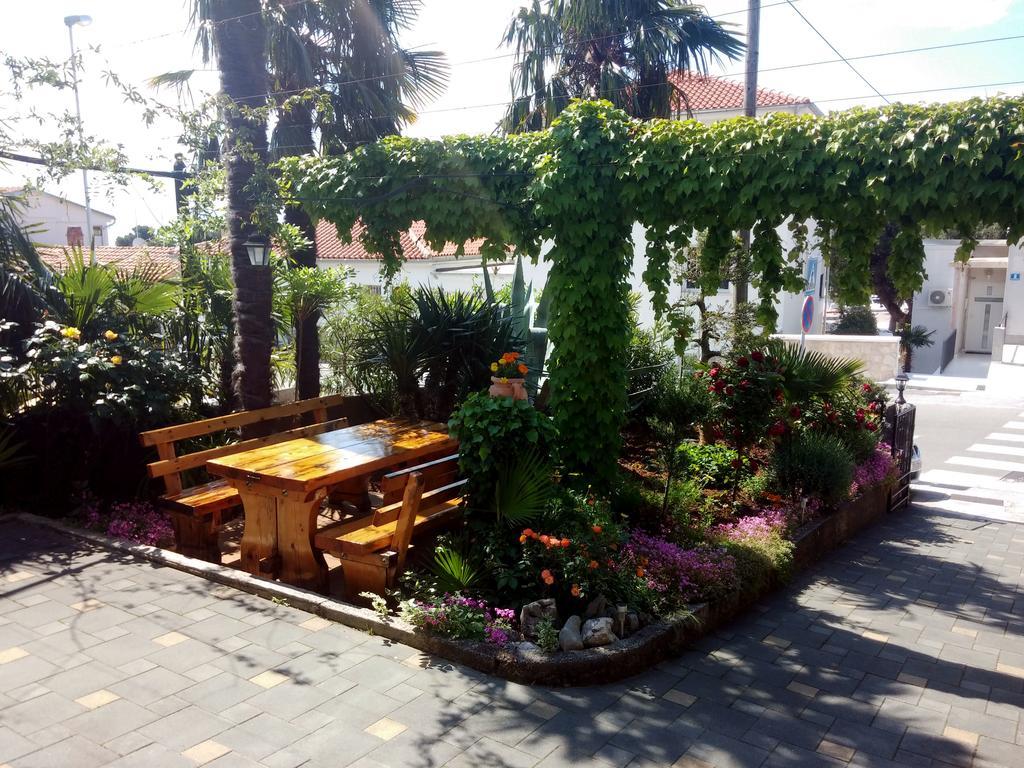 Apartmani Totic Crikvenica Exterior foto